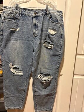 SHEIN Light Blue Distressed Boyfriend Jeans